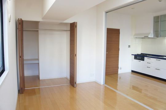 ｽﾀｼﾞｵｽｸｴｱ泉　居室.JPG
